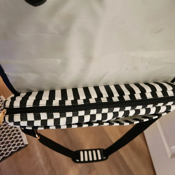 LOVEVOOK Black and White Striped Laptop Bag - Picture 7 of 9